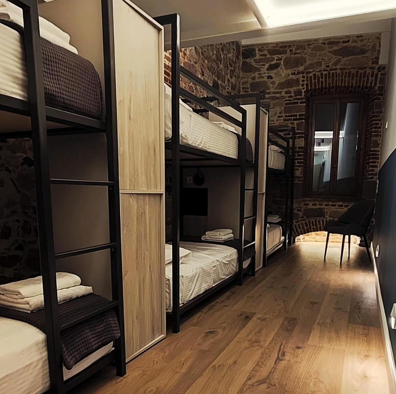 Hostel Issa Lesvos Mytilíni Exteriér fotografie