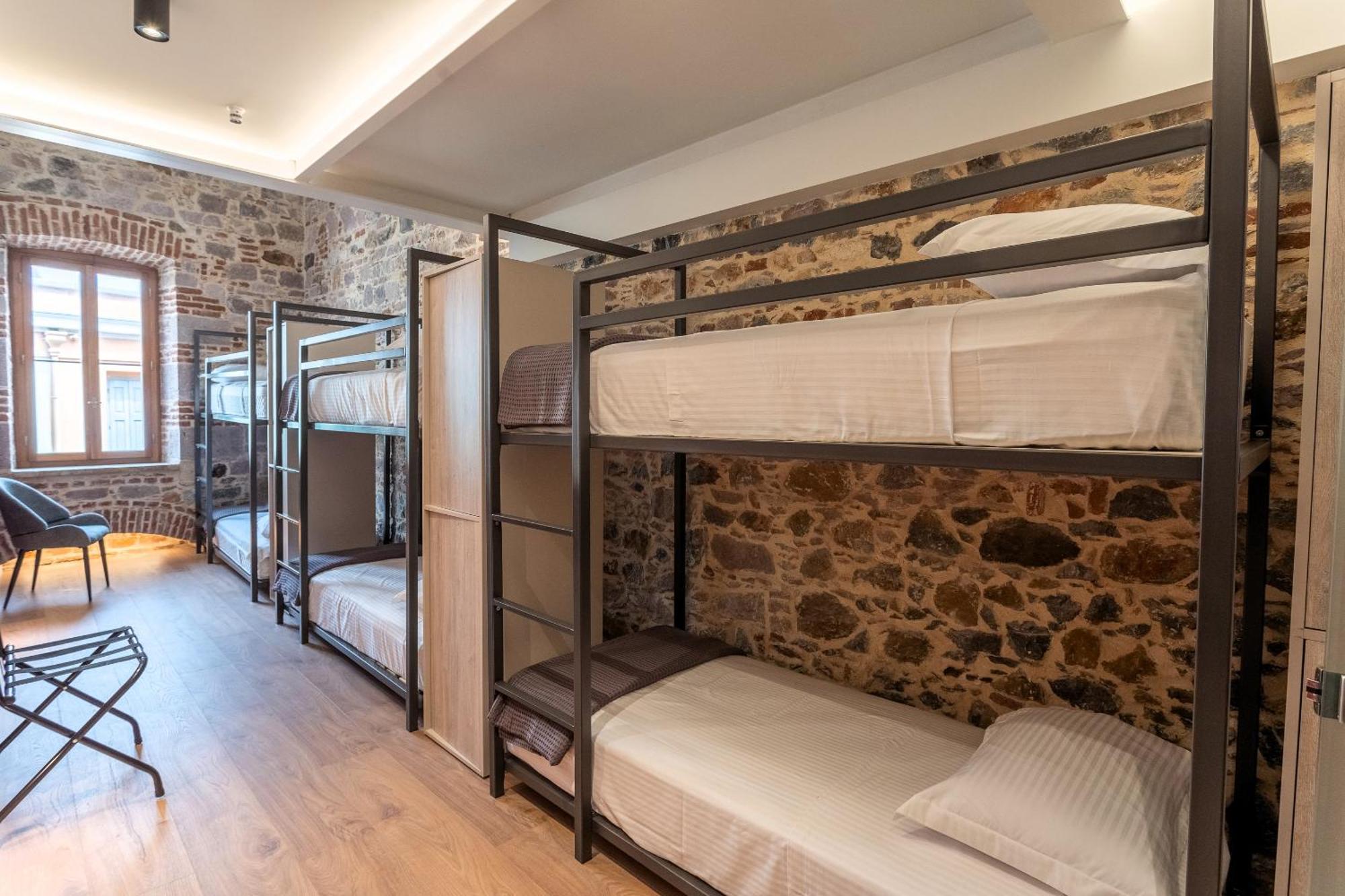 Hostel Issa Lesvos Mytilíni Exteriér fotografie
