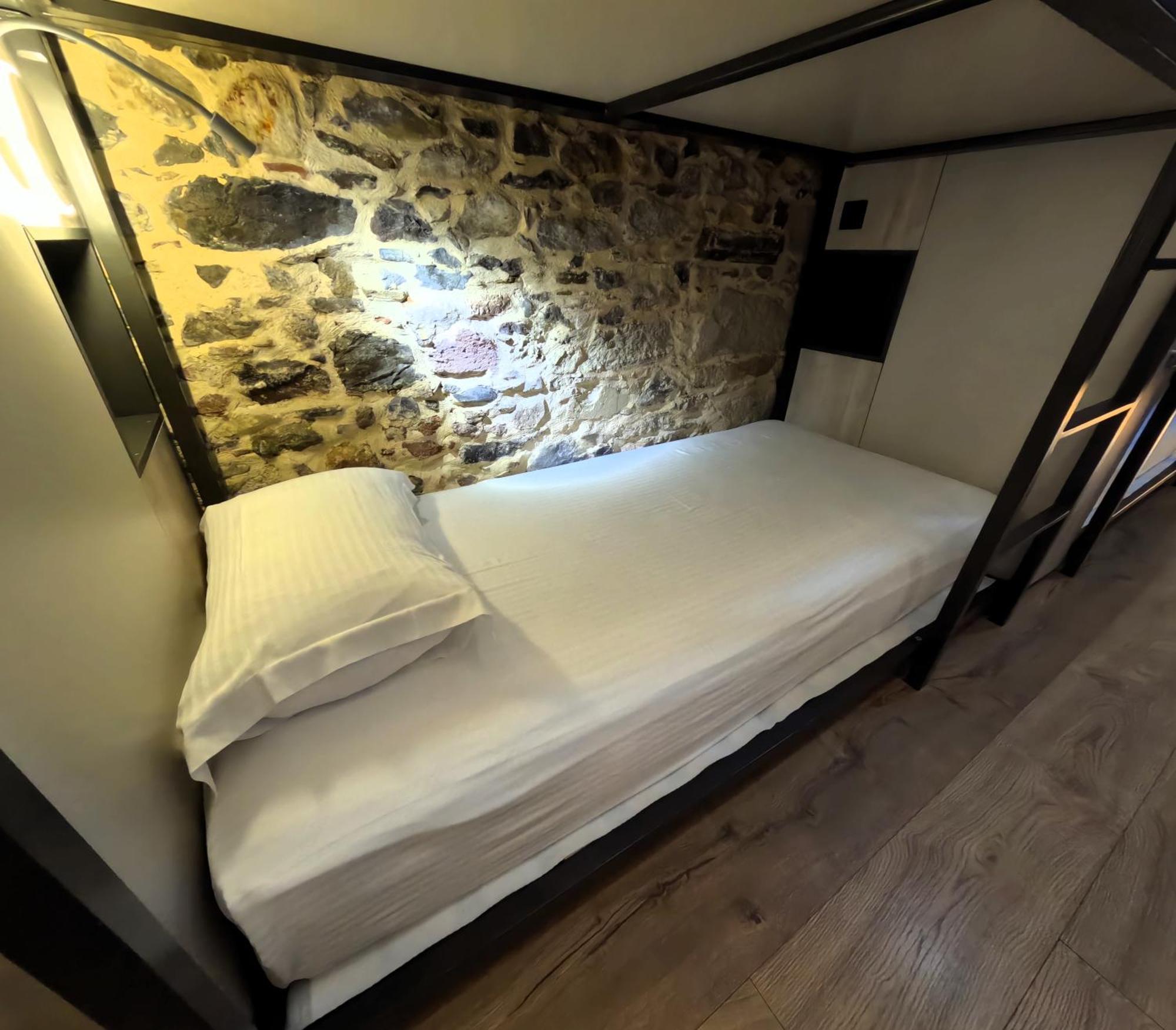 Hostel Issa Lesvos Mytilíni Exteriér fotografie